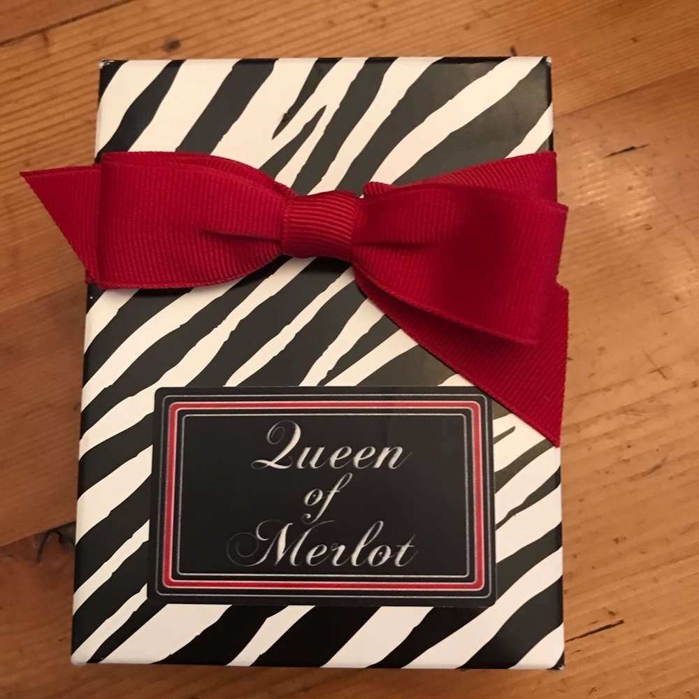 🍷”Queen of Merlot” Wine Stopper